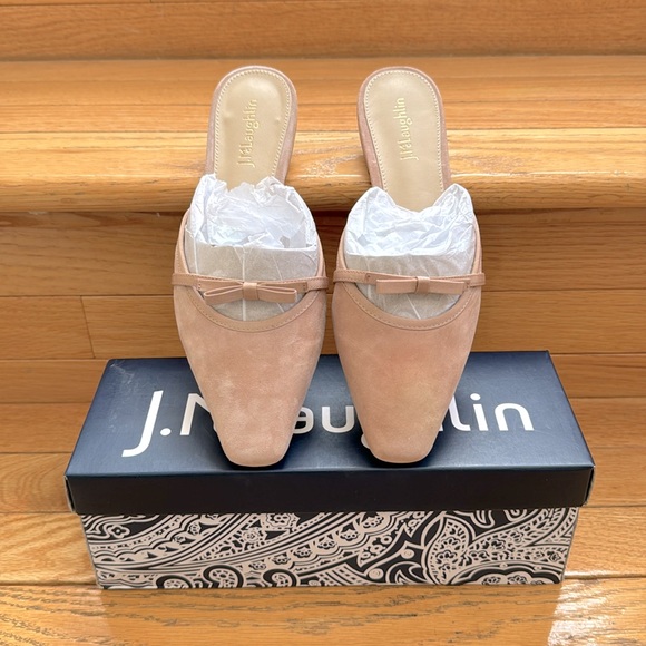 CCO PRICE TODAY 🔥🔥 NIB J. McLaughlin Almond Toes Solid Suede Mules Size 6.5 - Picture 1 of 7